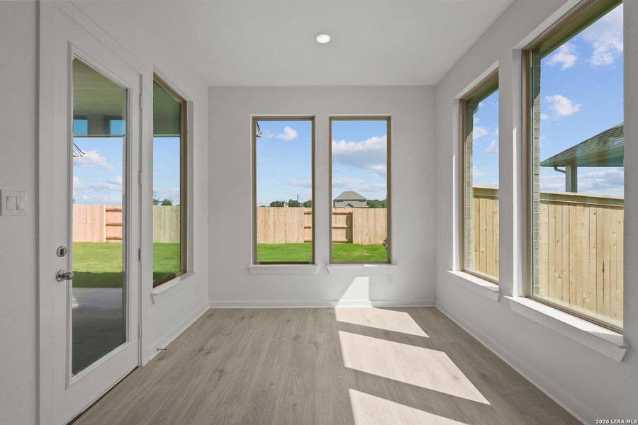 Spacious, unfurnished interior of a new home in Buffalo Crossing, Cibolo (Image 42).
