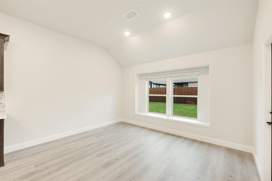 Spacious, unfurnished interior of a new home in Star Ranch, Godley (Image 28).