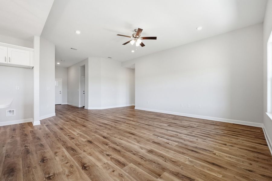 Spacious, unfurnished interior of a new home in McCarthy Estates, Defuniak Springs (Image 33).