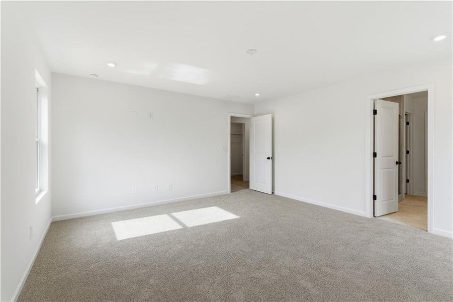 Spacious, unfurnished interior of a new home in Meadow Pines, Dallas (Image 13). Spacious, unfurnished interior of a new home in Meadow Pines, Dallas (Image 13).