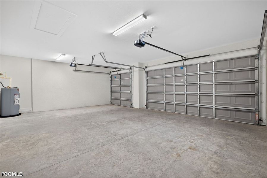 Spacious, unfurnished interior of a new home in Cape Coral, Cape Coral (Image 30). Spacious, unfurnished interior of a new home in Cape Coral, Cape Coral (Image 30).