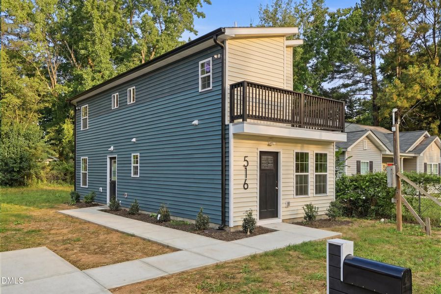 516 Singletary St SE-1