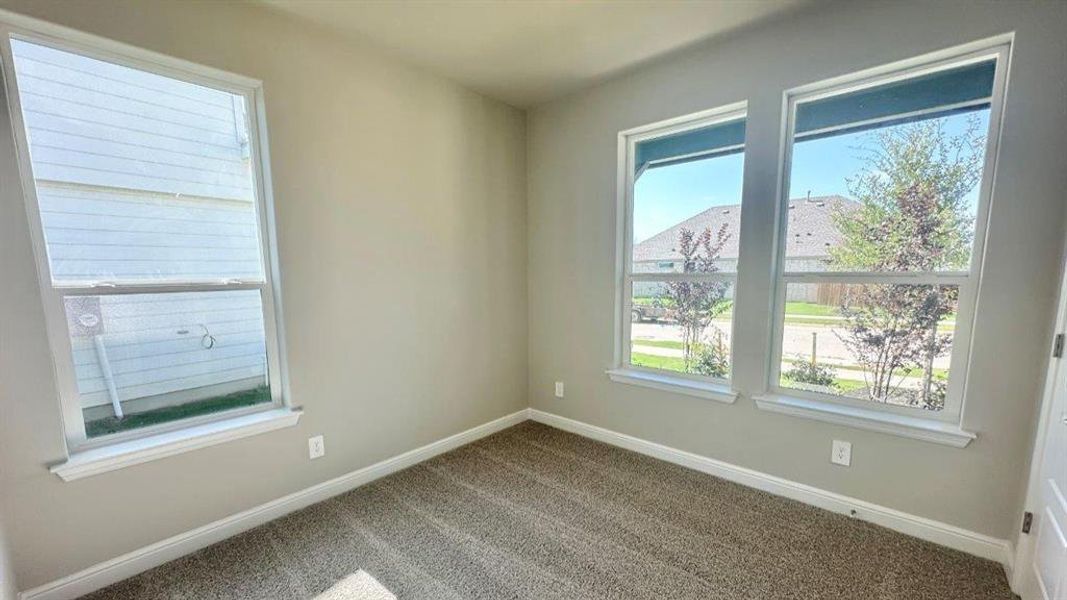 Spacious, unfurnished interior of a new home in Rock Creek Ranch, Fort Worth (Image 13).