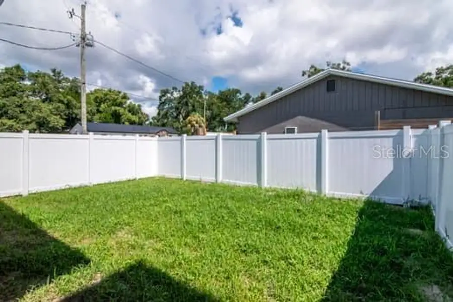 Exterior details and patio area of a home in , Tampa (Image 21).