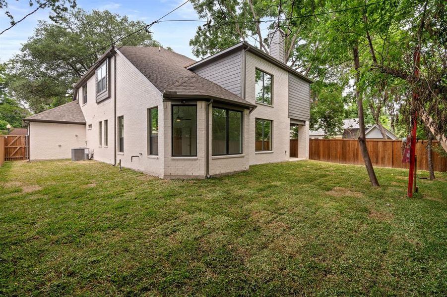 Front exterior of a new home in , Fort Worth, TX, highlighting curb appeal (Image 22). Front exterior of a new home in , Fort Worth, TX, highlighting curb appeal (Image 22).