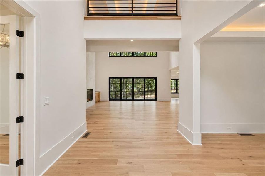 Spacious, unfurnished interior of a new home in , Alpharetta (Image 26).