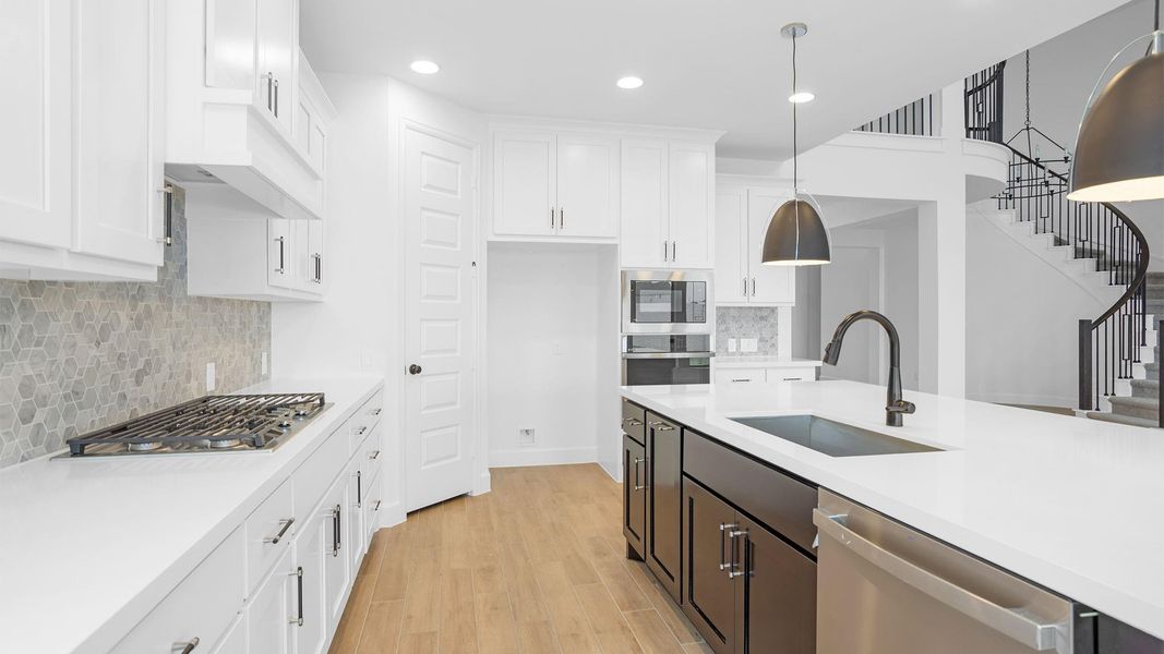Furnished interior view inside a new home in Valencia, Manvel (Image 6).