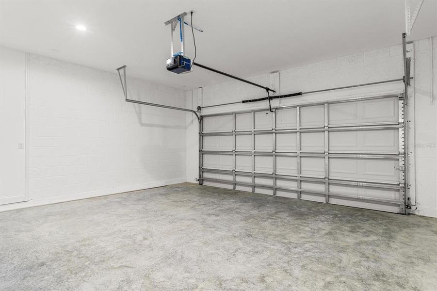 Spacious, unfurnished interior of a new home in , Citrus Springs (Image 32). Spacious, unfurnished interior of a new home in , Citrus Springs (Image 32).