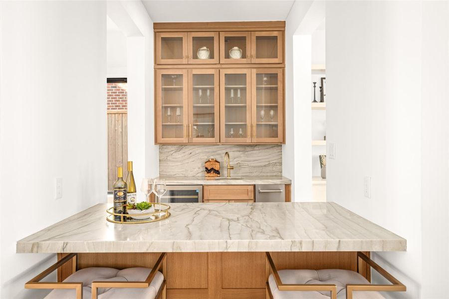 Wet Bar between Dining and Living Room