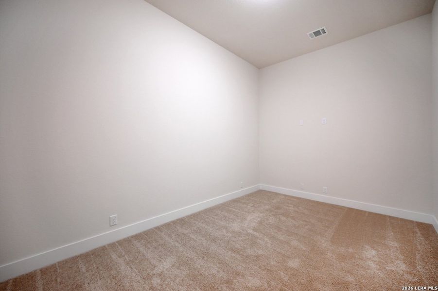 Spacious, unfurnished interior of a new home in Mont Blanc, Schertz (Image 23).