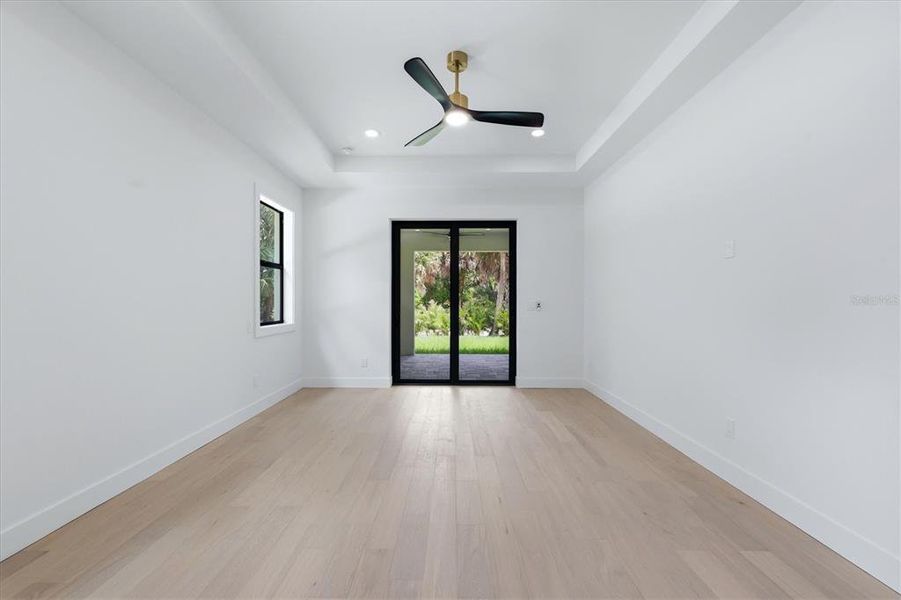 Spacious, unfurnished interior of a new home in , Rotonda West (Image 39).