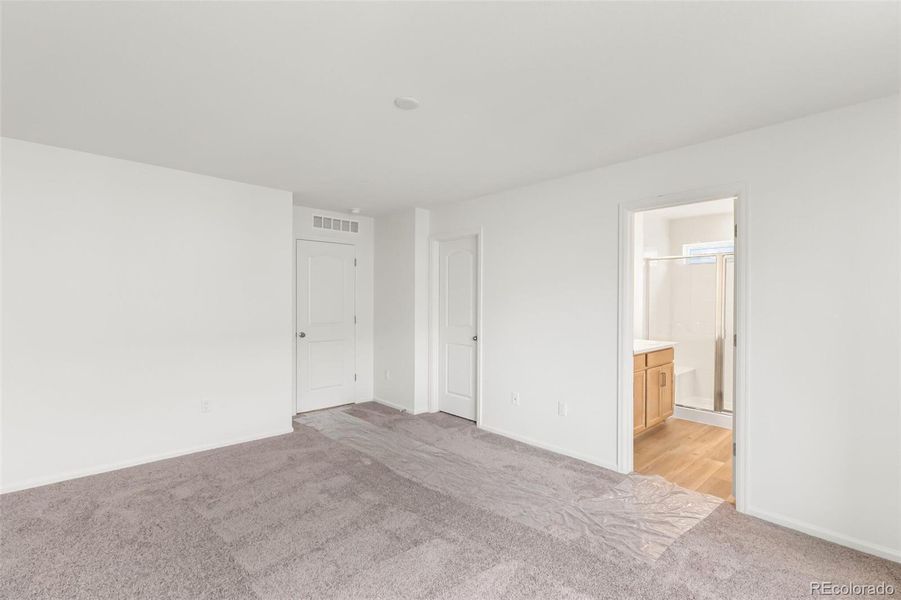 Spacious, unfurnished interior of a new home in , Watkins (Image 24).