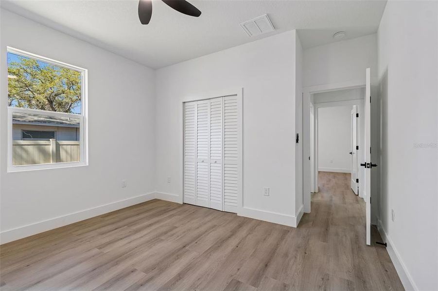 Spacious, unfurnished interior of a new home in , Pinellas Park (Image 42).