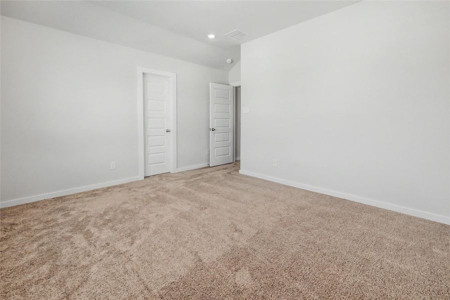 Spacious, unfurnished interior of a new home in Glendale Lakes, Arcola (Image 31). Spacious, unfurnished interior of a new home in Glendale Lakes, Arcola (Image 31).