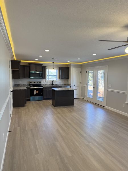 Spacious, unfurnished interior of a new home in Ballentine Ridge, Lyman (Image 8).