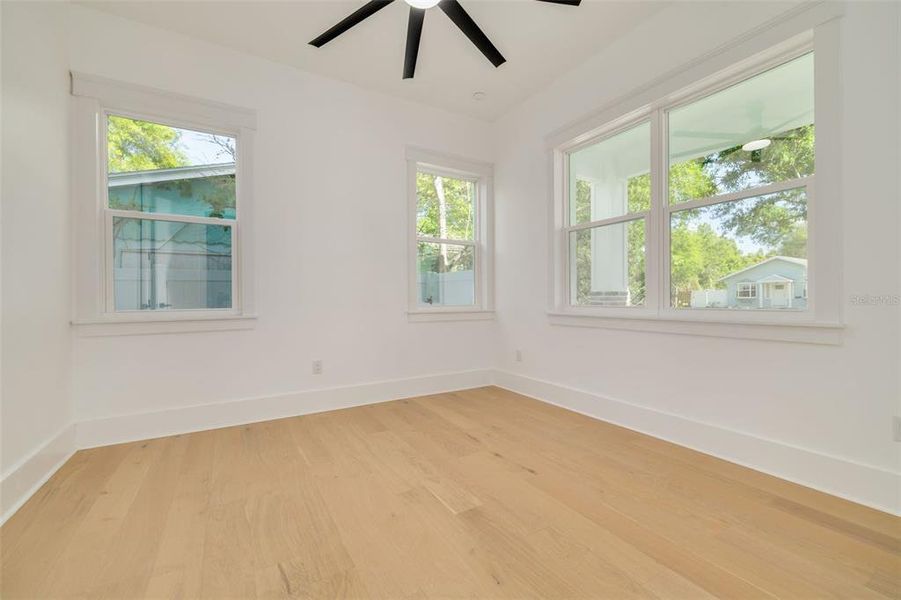 Spacious, unfurnished interior of a new home in , St. Petersburg (Image 24).