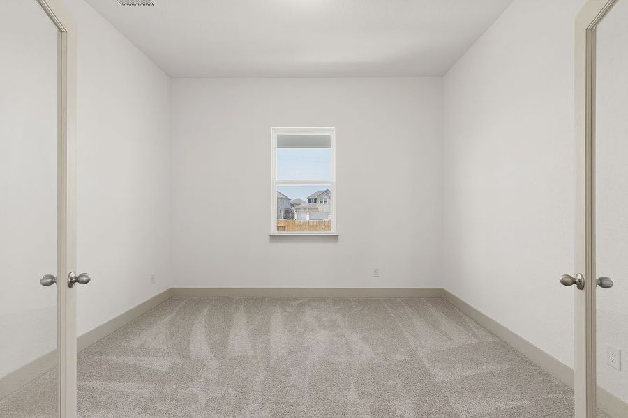 Spacious, unfurnished interior of a new home in Enclave at Cele, Pflugerville (Image 26).