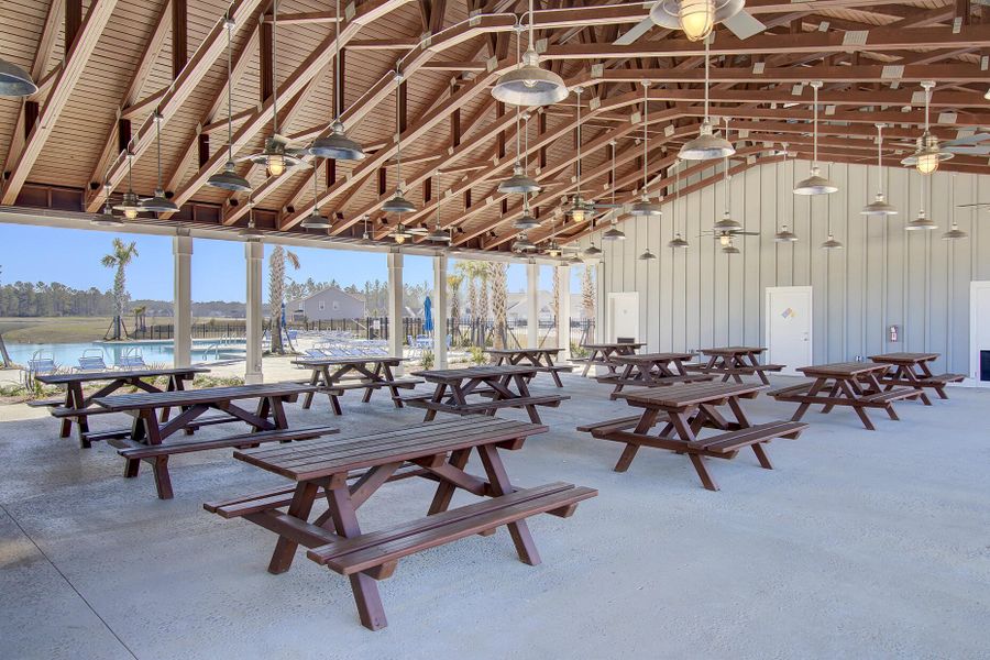 Community amenities in French Quarter Creek, Huger (Image 55).