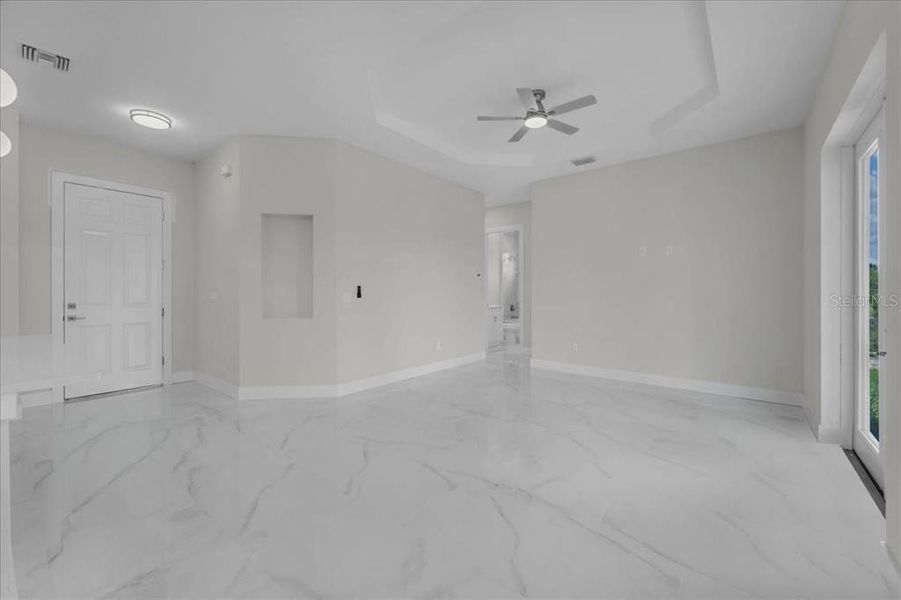 Spacious, unfurnished interior of a new home in , Lehigh Acres (Image 47).