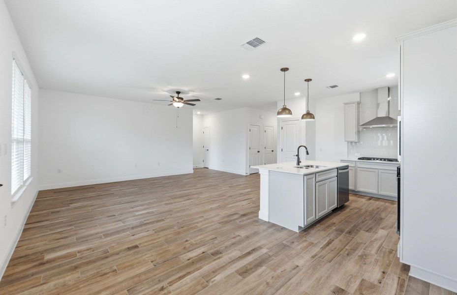 Spacious, unfurnished interior of a new home in Lagos, Manor (Image 20).