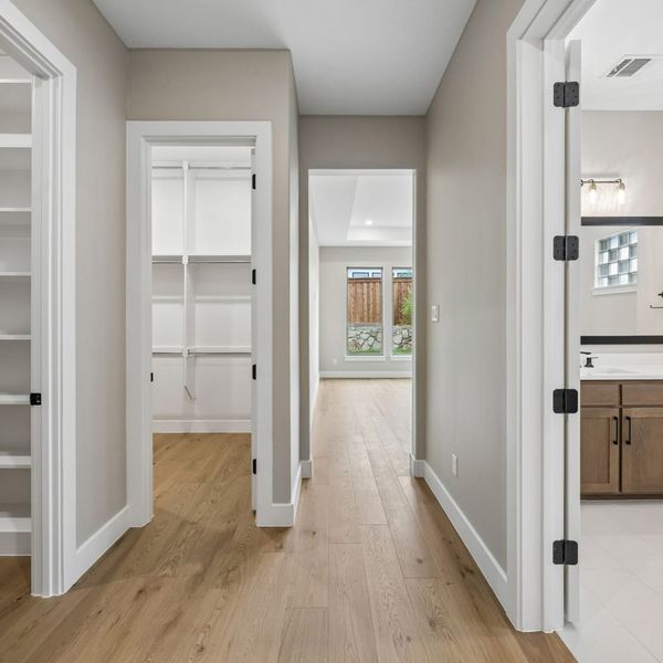 Spacious, unfurnished interior of a new home in Mustang Lakes, Celina (Image 69).