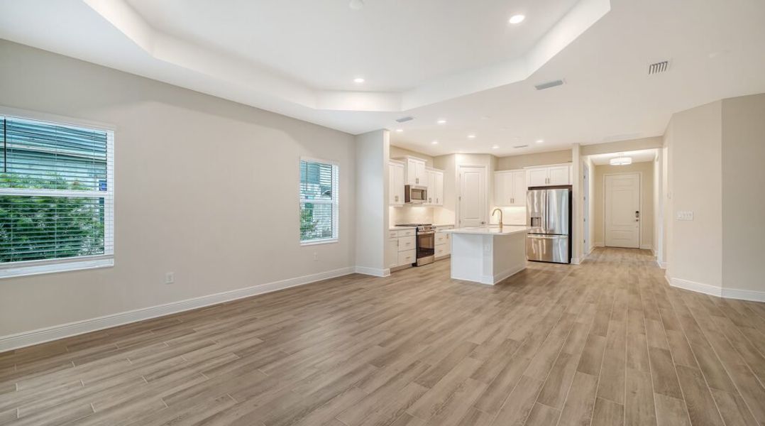 Spacious, unfurnished interior of a new home in Palm Grove, Lakewood Ranch (Image 29).