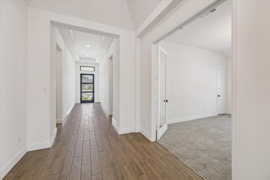 Spacious, unfurnished interior of a new home in Artavia, Conroe (Image 10).