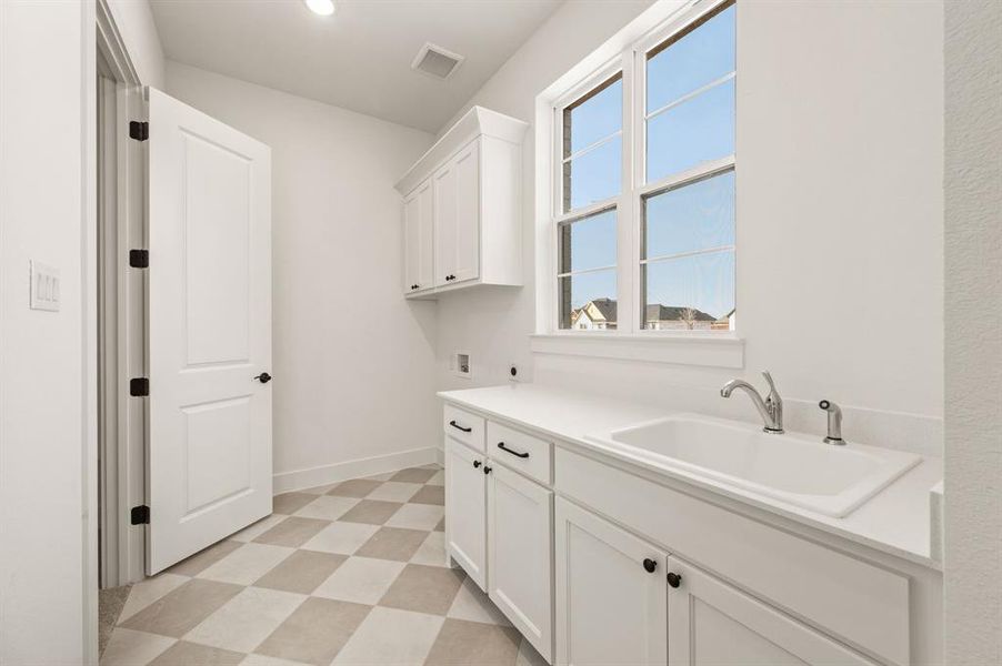 Furnished interior view inside a new home in NorthGlen, Haslet (Image 19).