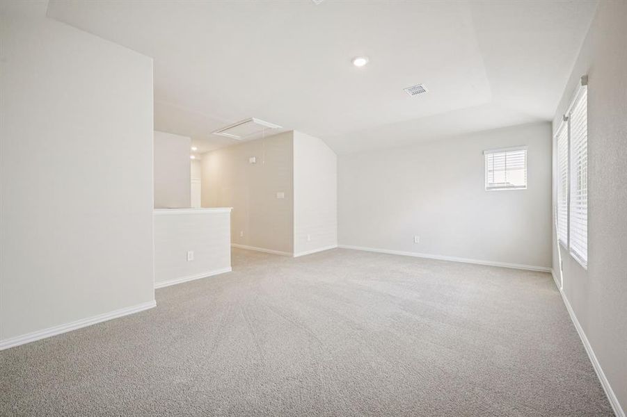 Spacious, unfurnished interior of a new home in Eastridge - Signature Series, McKinney (Image 30).