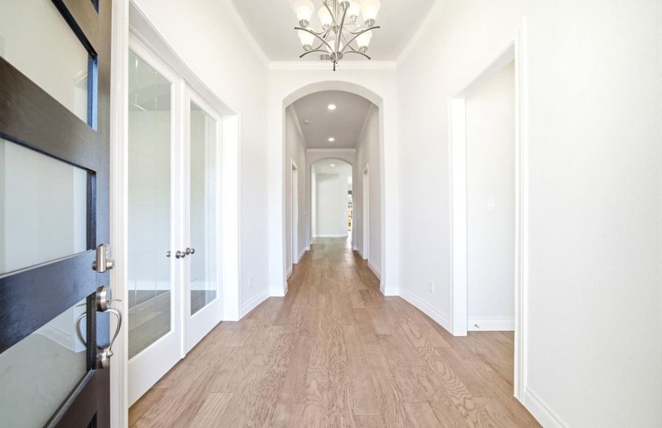 Spacious, unfurnished interior of a new home in The Highlands 55′, Porter (Image 25).