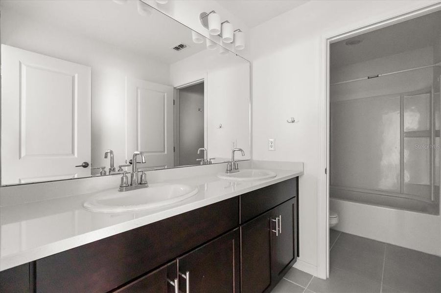 Furnished interior view inside a new home in Parkside at Cherry Lake, Groveland (Image 12). Furnished interior view inside a new home in Parkside at Cherry Lake, Groveland (Image 12).