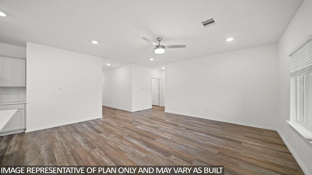 Spacious, unfurnished interior of a new home in Porters Mill, New Caney (Image 14).
