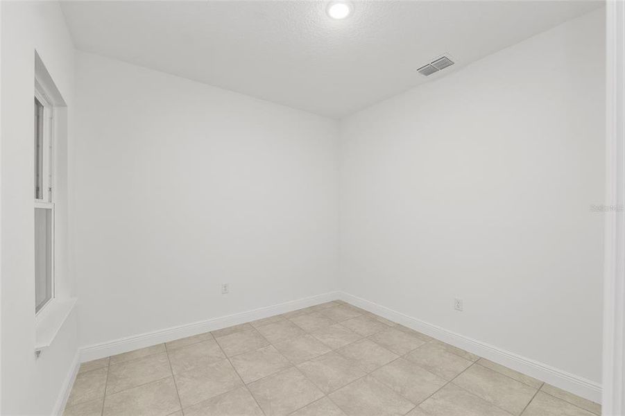 Spacious, unfurnished interior of a new home in , Citrus Springs (Image 28).