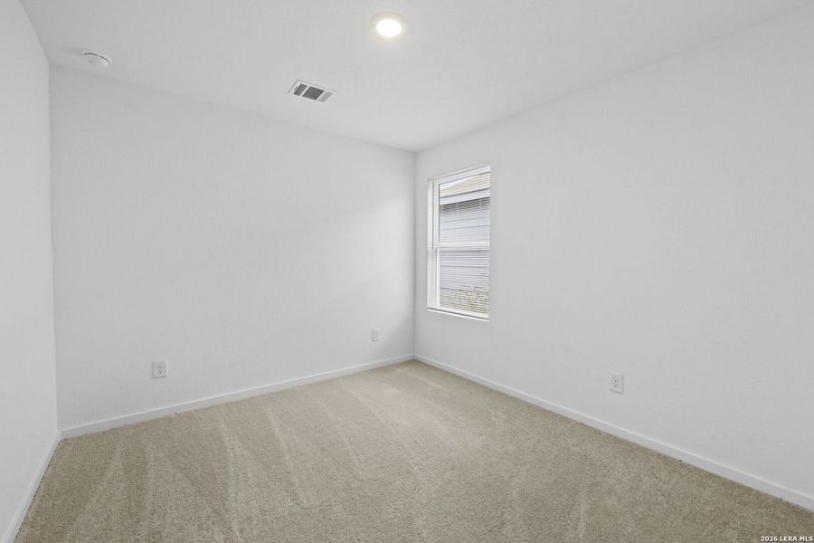Spacious, unfurnished interior of a new home in Spring Grove, St. Hedwig (Image 20).