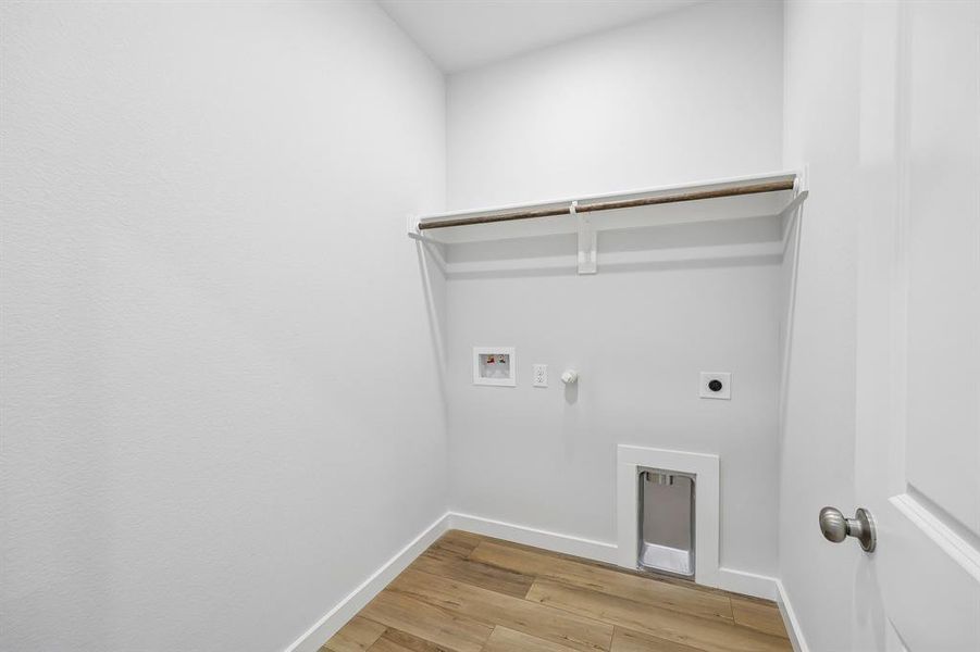 Spacious, unfurnished interior of a new home in Lone Oak, Alvarado (Image 27). Spacious, unfurnished interior of a new home in Lone Oak, Alvarado (Image 27).