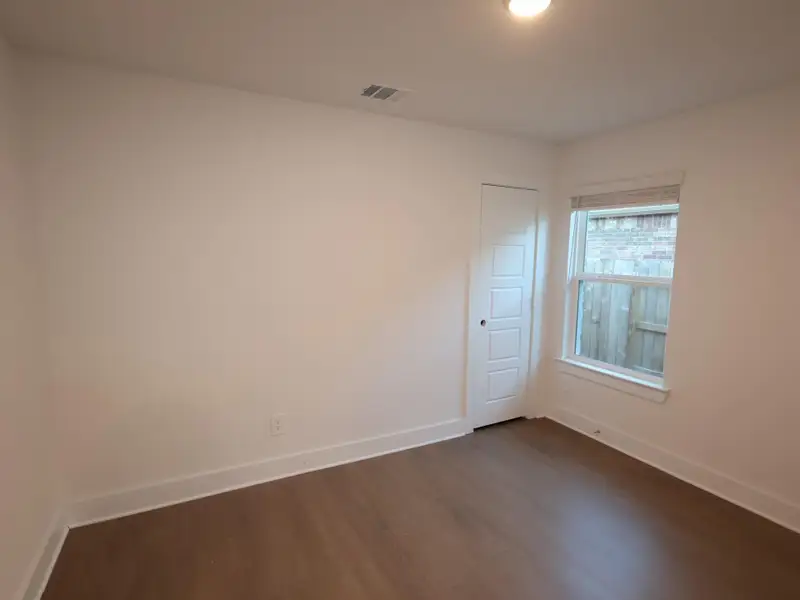 Spacious, unfurnished interior of a new home in Sorella, Tomball (Image 10).