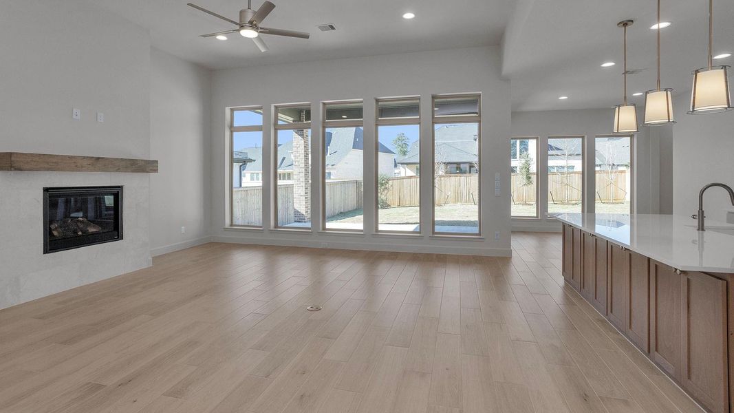 Spacious, unfurnished interior of a new home in Two Step Farm, Montgomery (Image 13).
