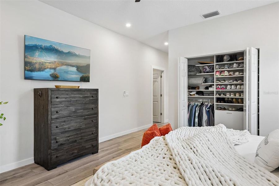 Furnished interior view inside a new home in , St. Petersburg (Image 36).