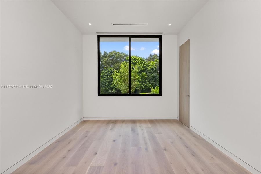 Spacious, unfurnished interior of a new home in , Southwest Ranches (Image 19).