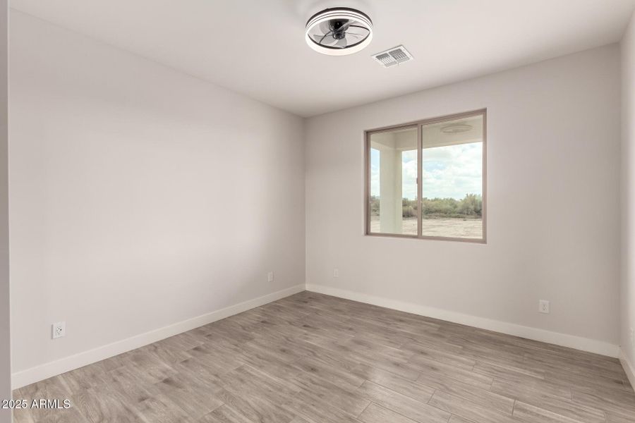 24 - Western Star 24825