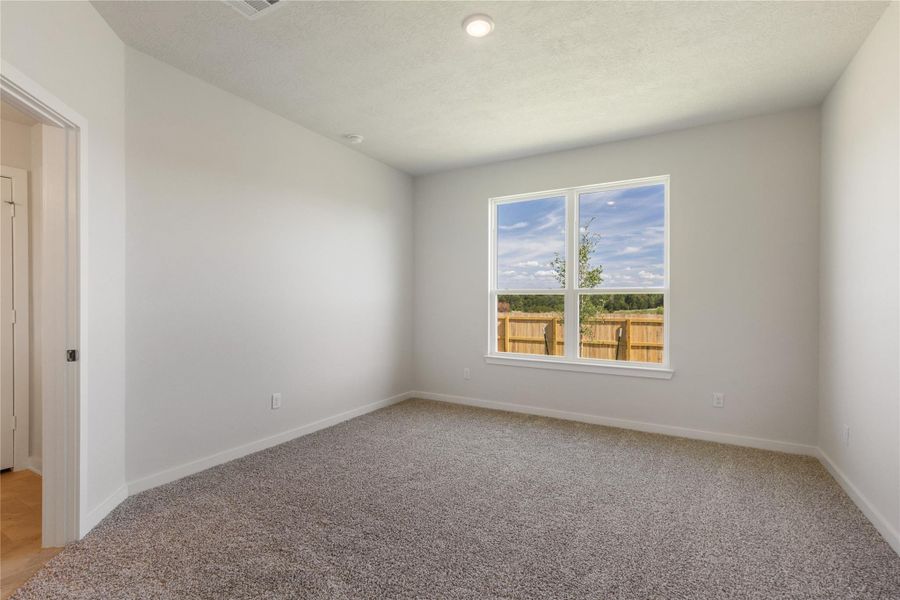 Spacious, unfurnished interior of a new home in Rockbridge East, Huntsville (Image 23).