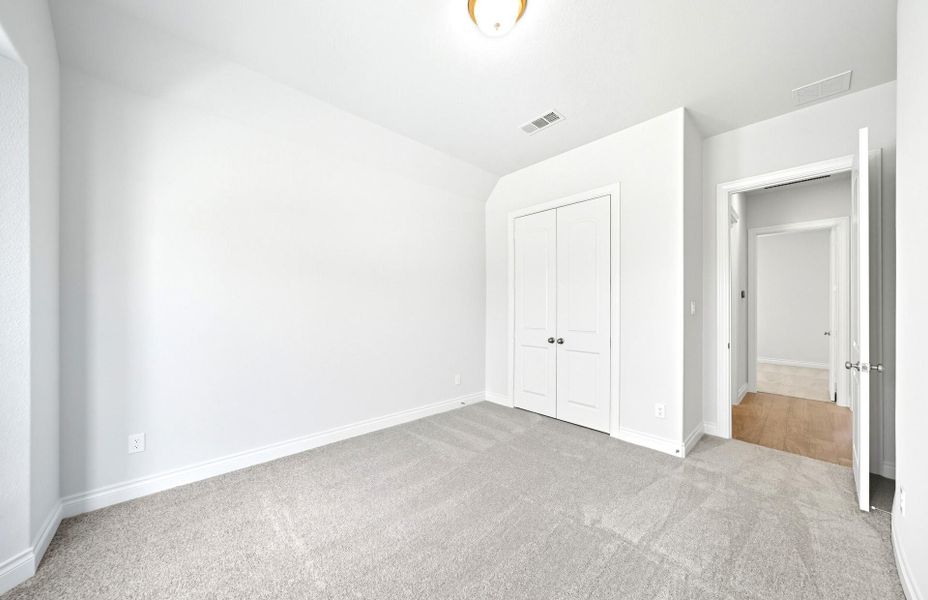 Spacious, unfurnished interior of a new home in Bridgeland 60′, Cypress (Image 16).