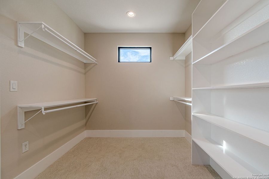 Spacious, unfurnished interior of a new home in , New Braunfels (Image 57). Spacious, unfurnished interior of a new home in , New Braunfels (Image 57).