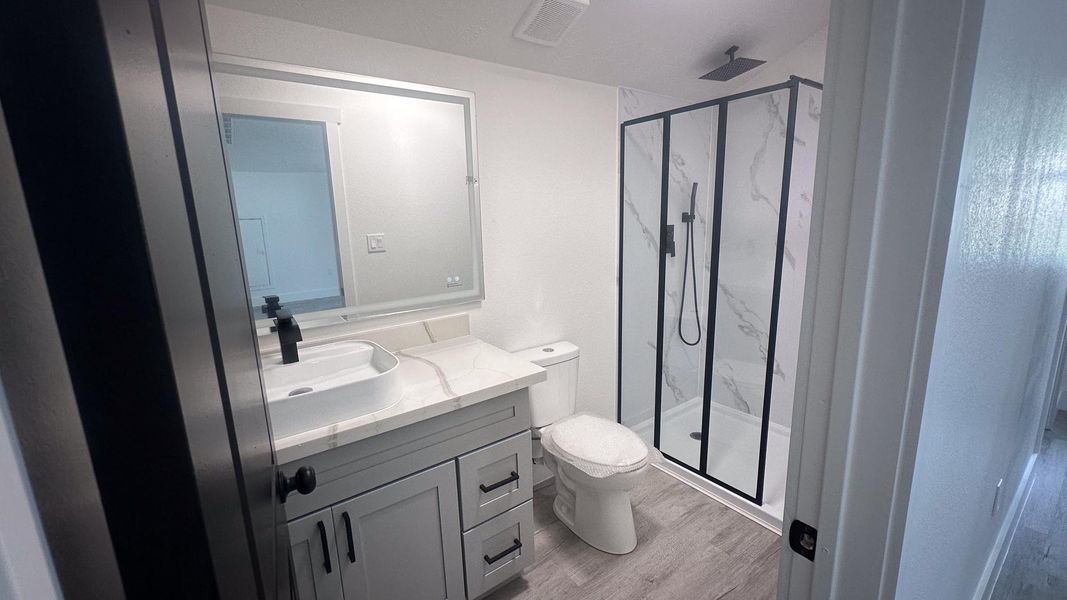 Furnished interior view inside a new home in , Navasota (Image 7).
