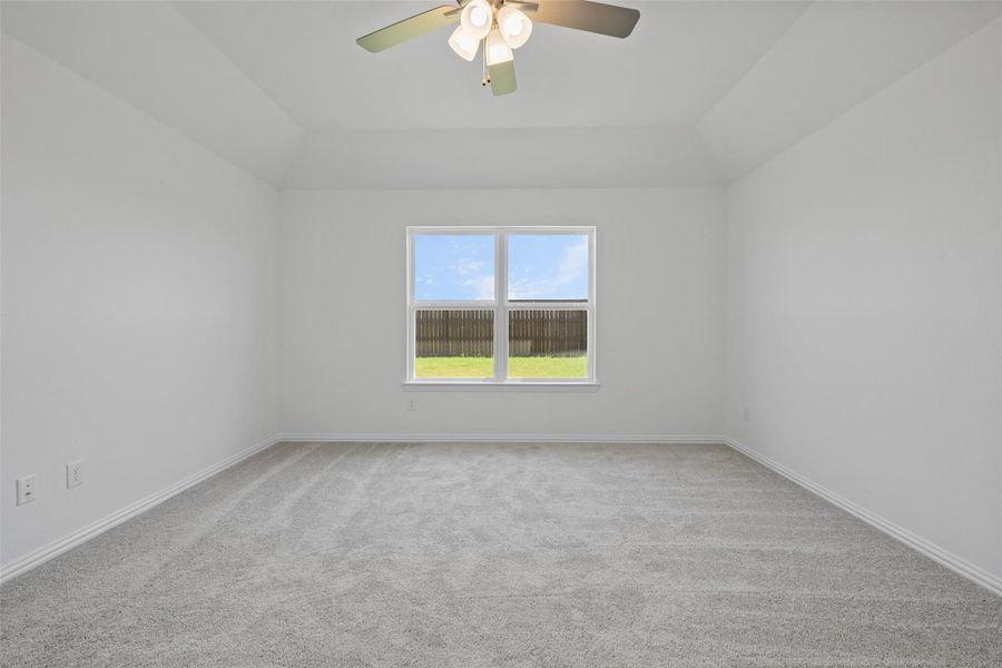 Spacious, unfurnished interior of a new home in Oakwood Estates, Waller (Image 27).