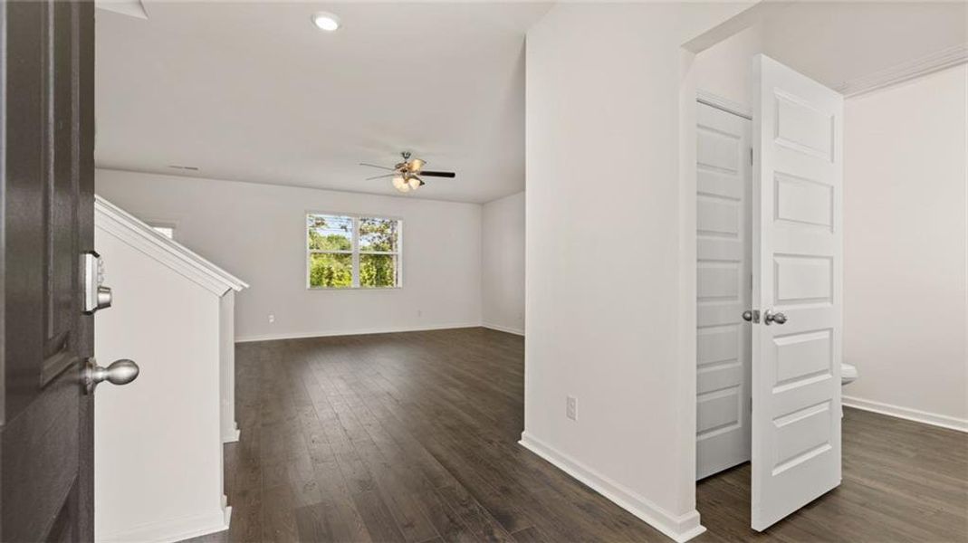 Spacious, unfurnished interior of a new home in Fox Crossing, Griffin (Image 15).