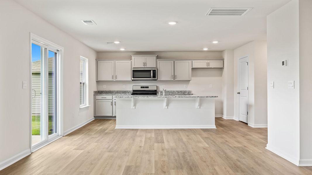 Spacious, unfurnished interior of a new home in Cascade Point, Seneca (Image 22).