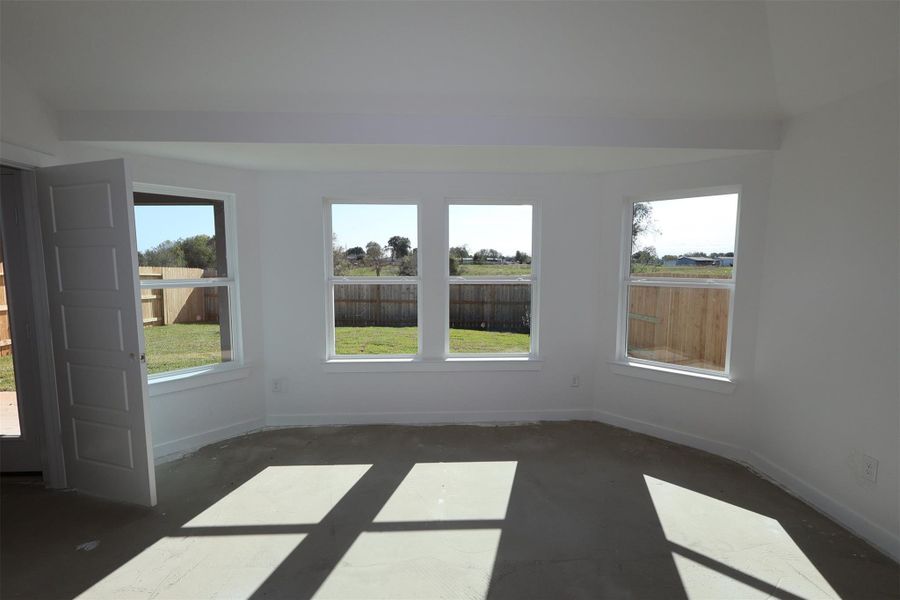 Spacious, unfurnished interior of a new home in Summerview, Fulshear (Image 14). Spacious, unfurnished interior of a new home in Summerview, Fulshear (Image 14).