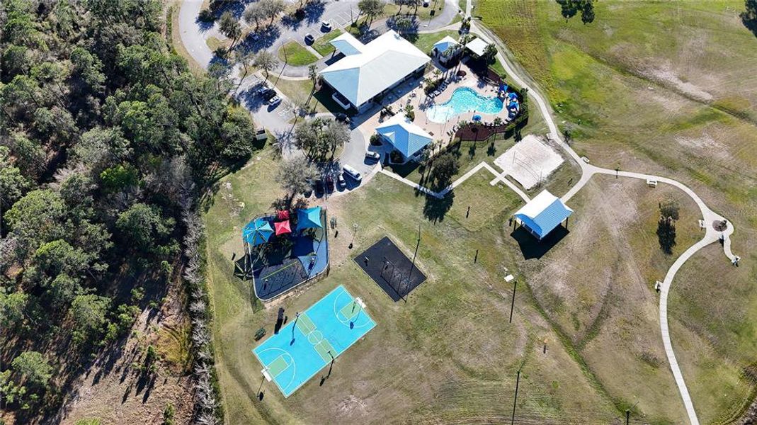 Community amenities in , Sebring (Image 36).