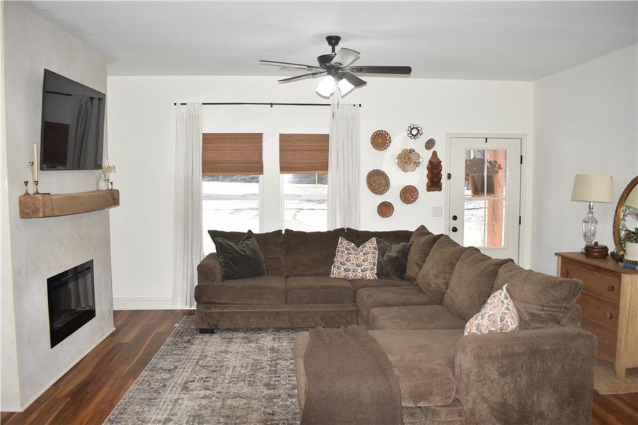 Furnished interior view inside a new home in , Dallas (Image 11).